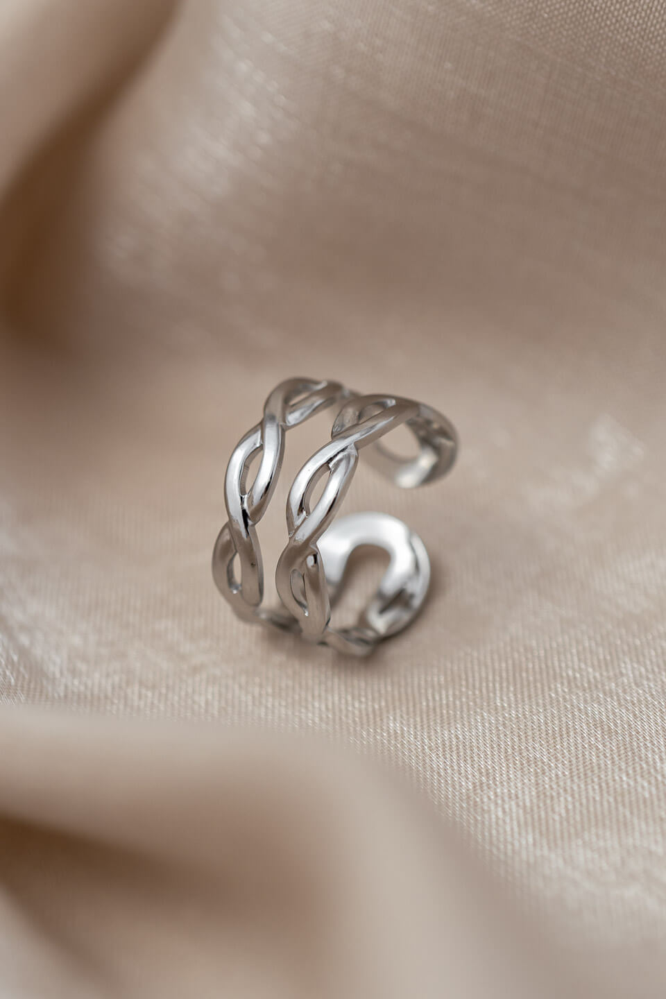 Lelia Ring