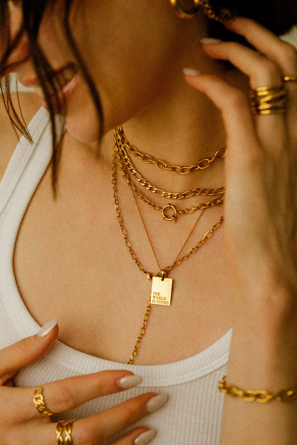 Goldene Halsketten für Frauen